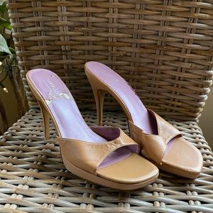 Guess / Heels / Slip On / Leather / Size 9